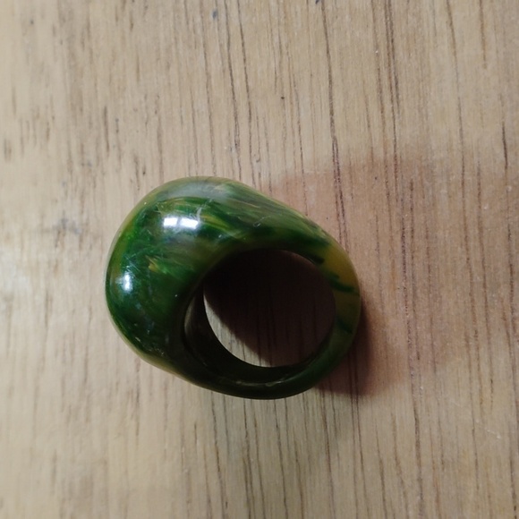 Vintage Bakelite Ring! - Picture 2 of 7